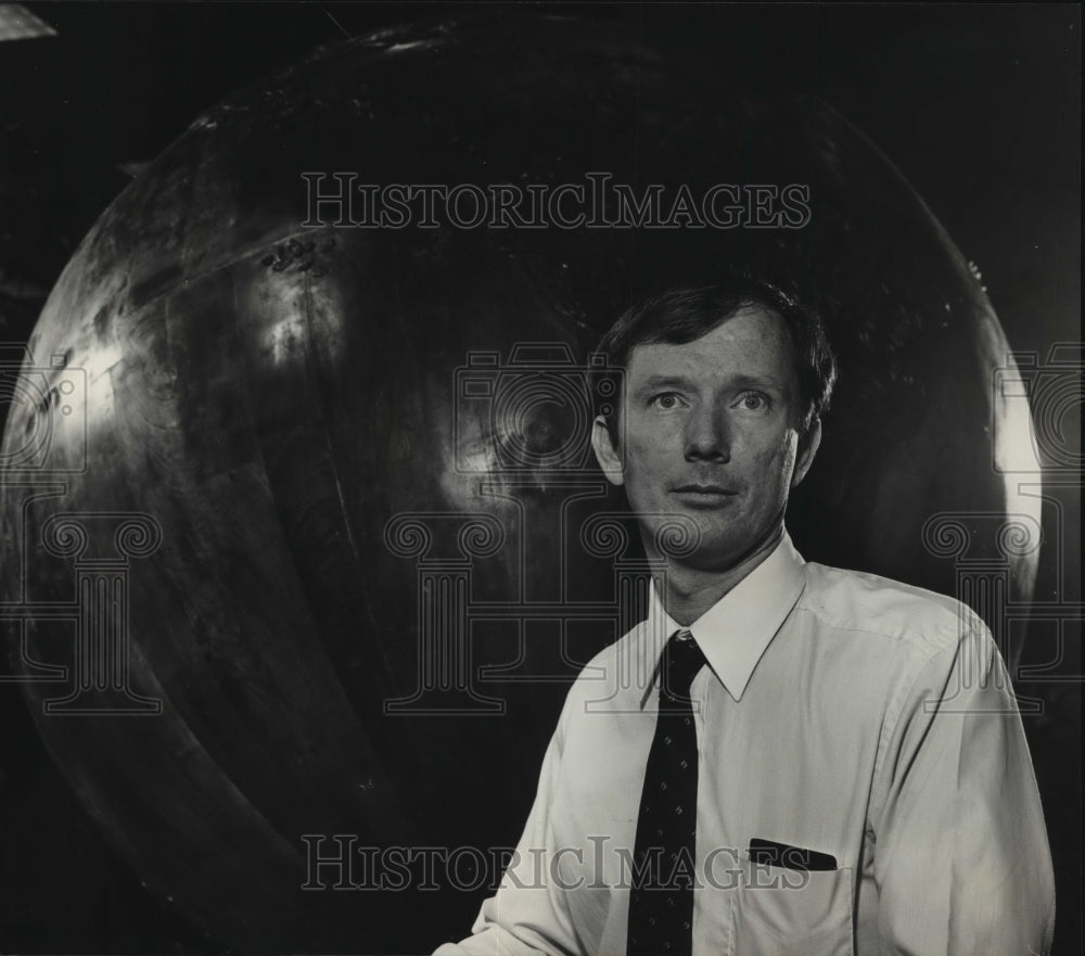 1983 Press Photo Howard Dyer-Smith, Harbert International - abno08722 - Historic Images