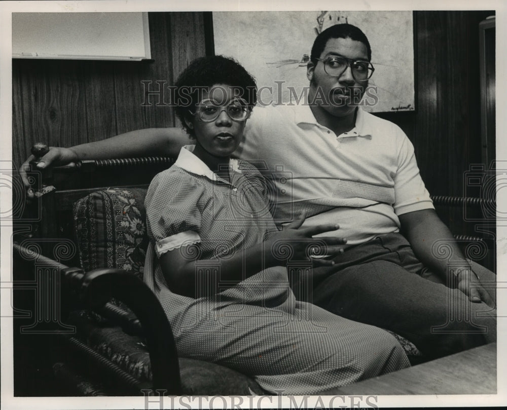 1986, Parents of Baby Cededrea Crawford Needing Heart Transplant - Historic Images