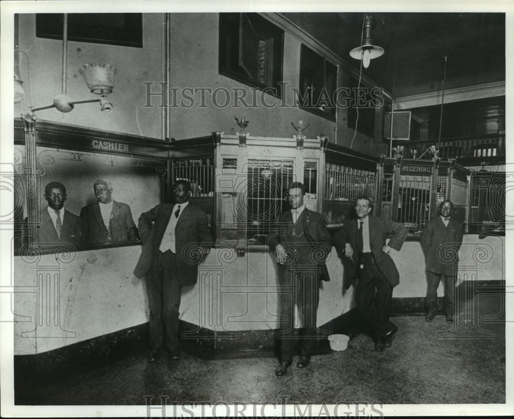 1981, Tellers at Alabama Penny Saving Bank, Birmingham, Alabama - Historic Images