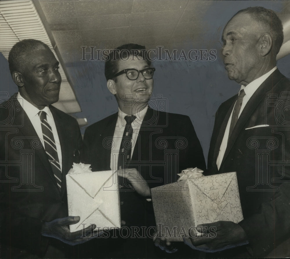 1969 Retirement Gifts presented to Birmingham News Employees - Historic Images