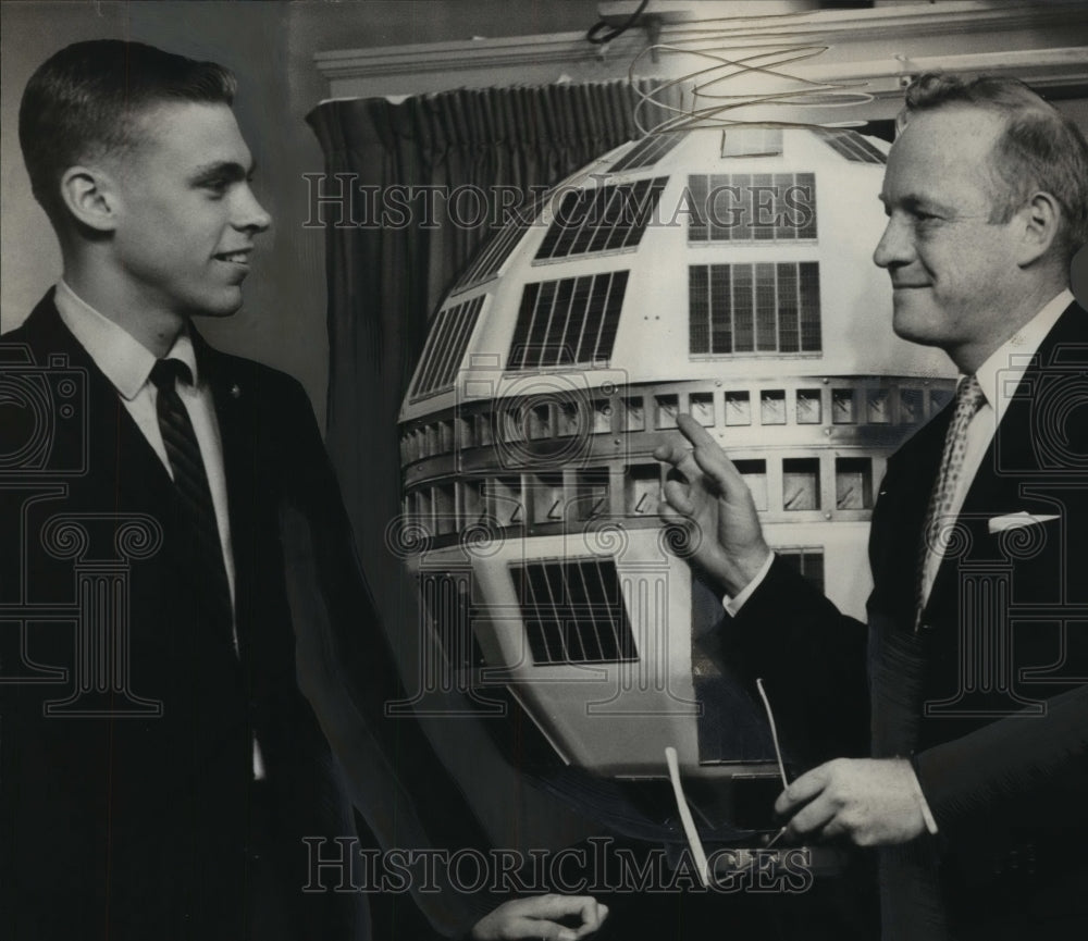 1962, US Representative George Huddleston with Telstar Replica - Historic Images