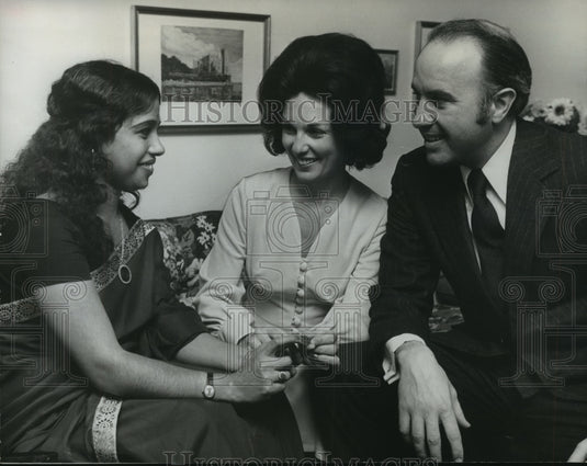 1973, Mr. & Mrs. Wallace Malone, Jr, planning UAB fund benefit - Historic Images