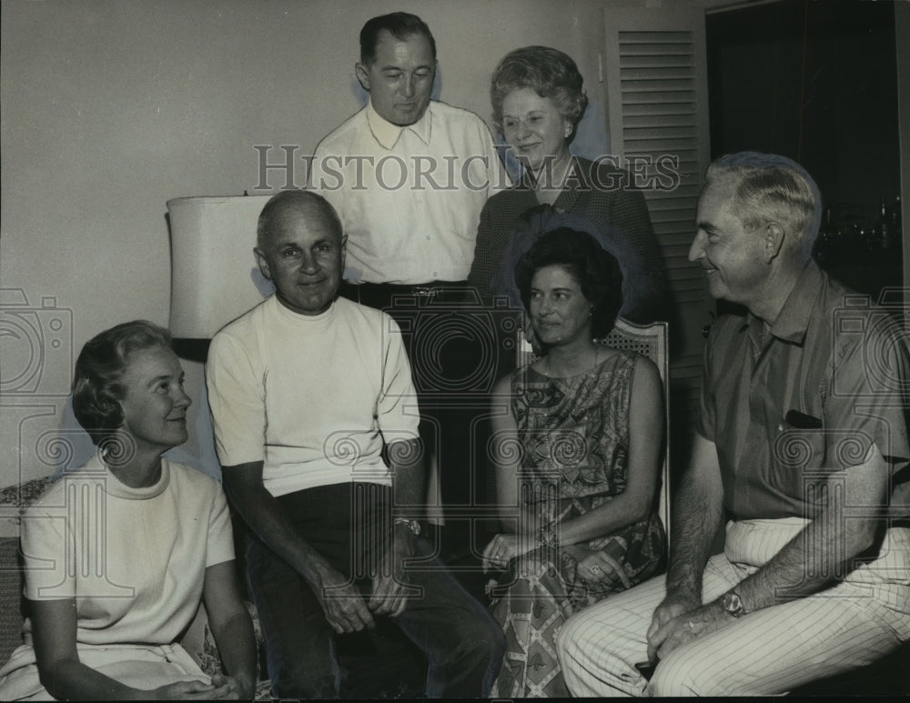 1968 Press Photo Group Planning to Go Golfing - abno08927- Historic Images