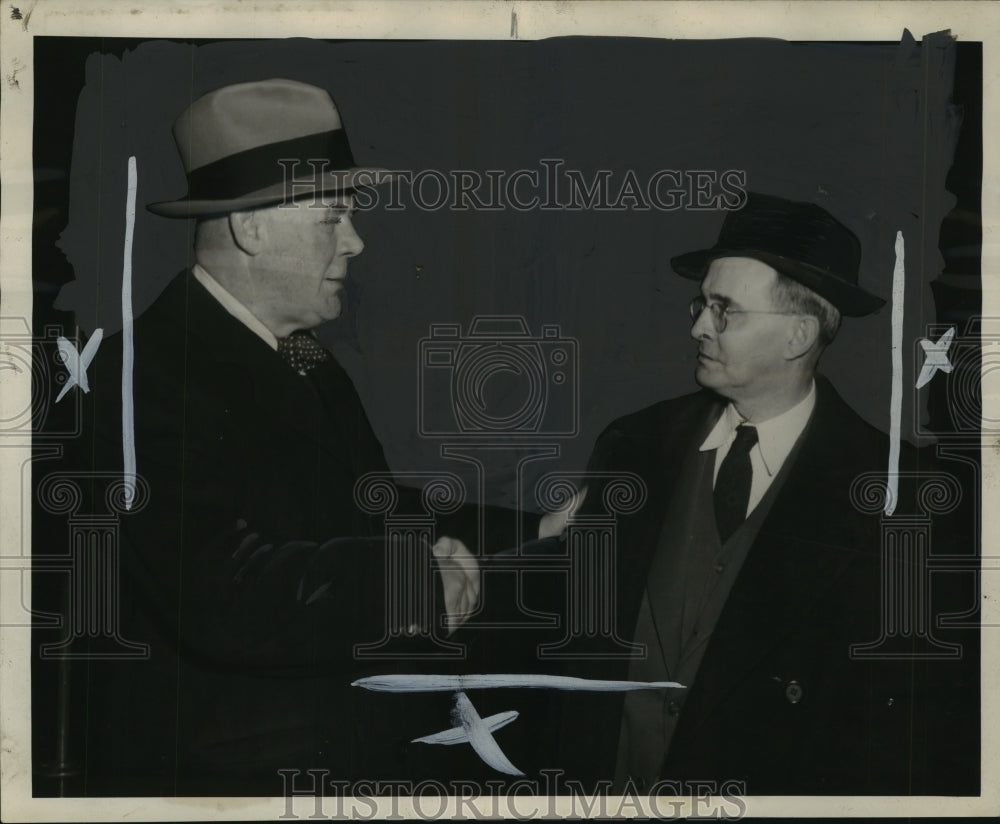 1945, Grantland Rice, Zipp Mirman Shake Hands - abno09058 - Historic Images