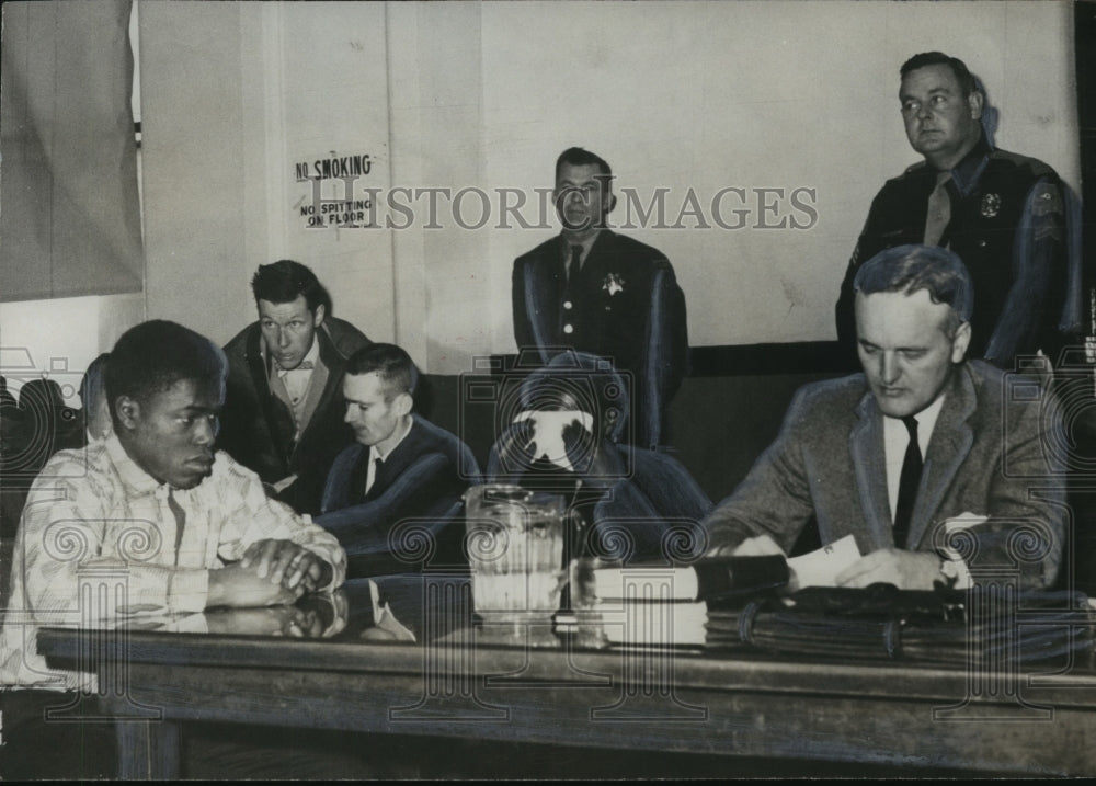 1960 Joe Henry Johnson, defendant, and lawyer at Athens murder trial - Historic Images