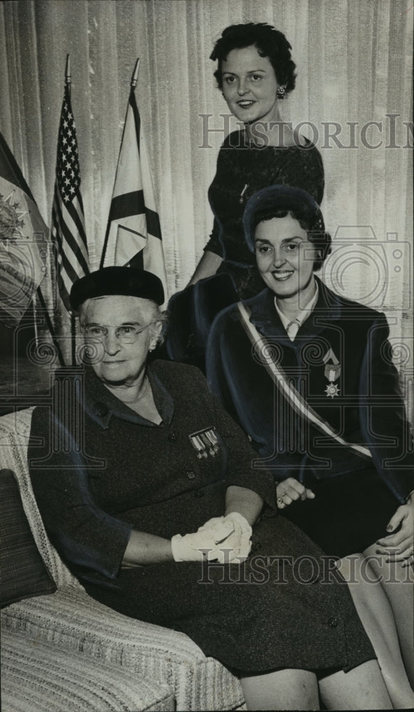 1950, Mrs. Henry A Schulte, Birmingham state president, Patriots - Historic Images