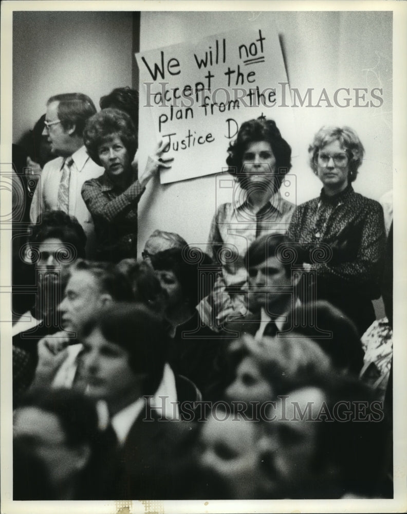 1980 Community Meeting About Segregation in Birmingham Schools - Historic Images