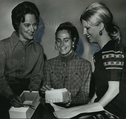 1972, Mrs. Leland Hull & others begin Ball of Roses planning in AL - Historic Images