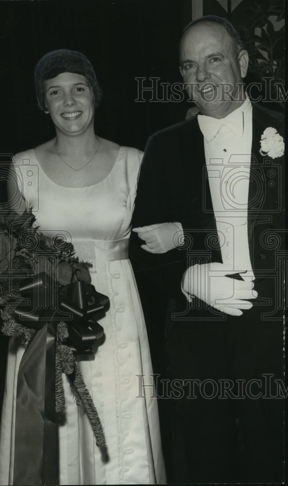 1976 Harold Tucker and Daughter Margaret at Debutante Party - Historic Images