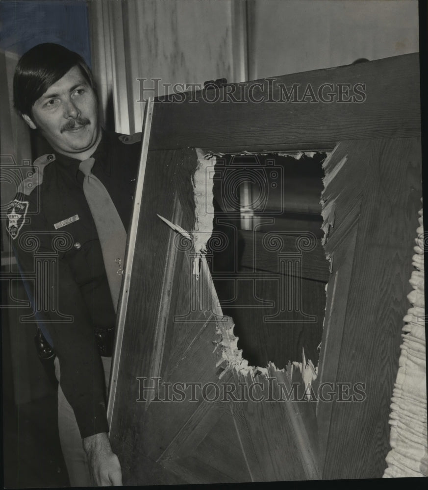 1976 A.G. Gaston's back door, evidence of kidnap attempt Birmingham - Historic Images