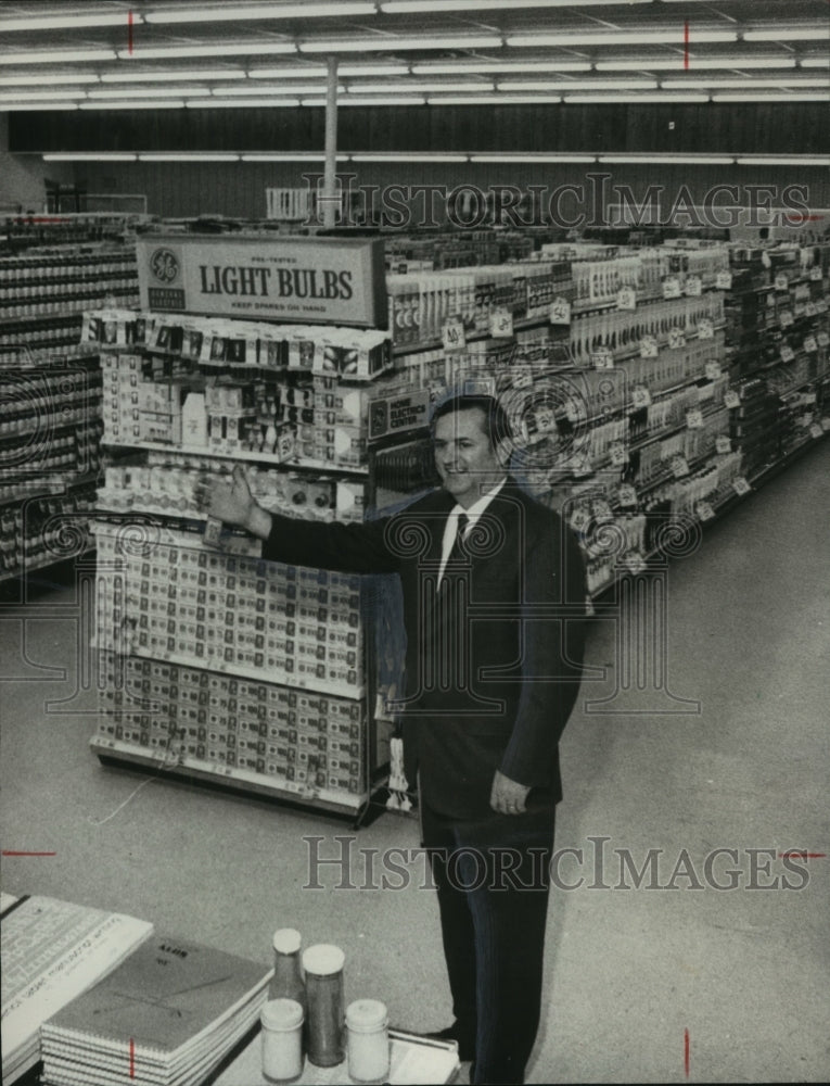 1969, Paul Garrison, in new Bruno&#39;s store in North Birmingham - Historic Images