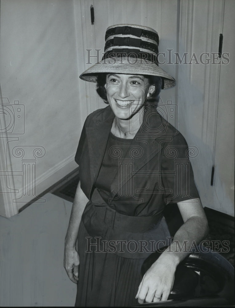 1963, Mrs. Ashby Gholson, of Birmingham, Alabama - abno09746 - Historic Images