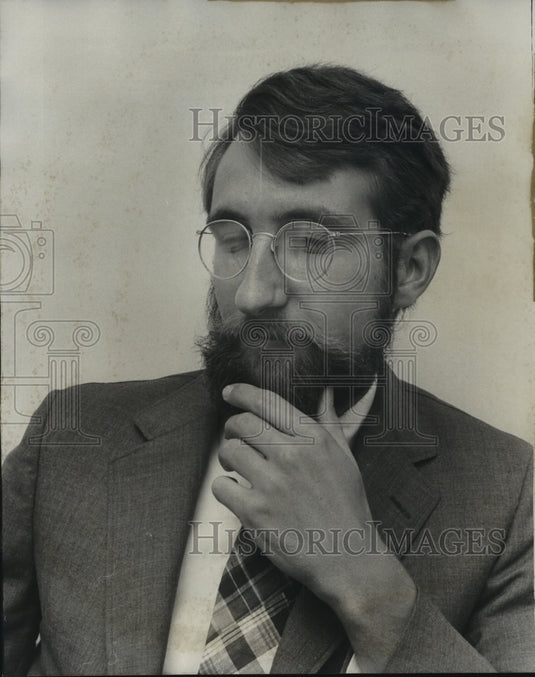 1977, Dr. William Roper, Jefferson County Health Officer - abno09871 - Historic Images