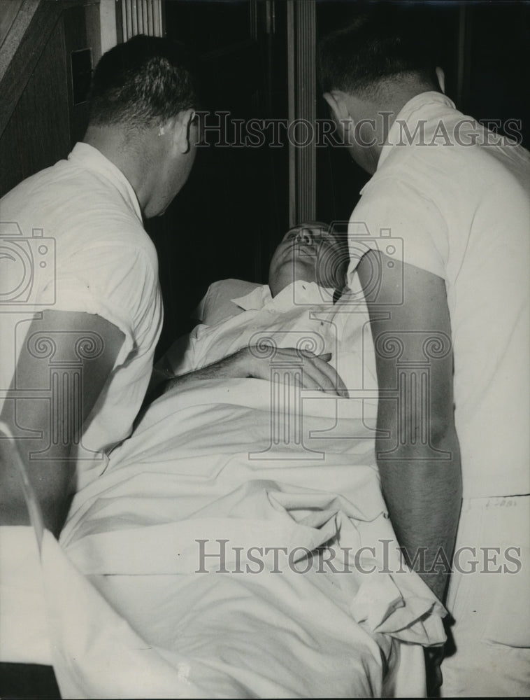 1954, William Colbert Rogers being brought in to testify in Alabama - Historic Images