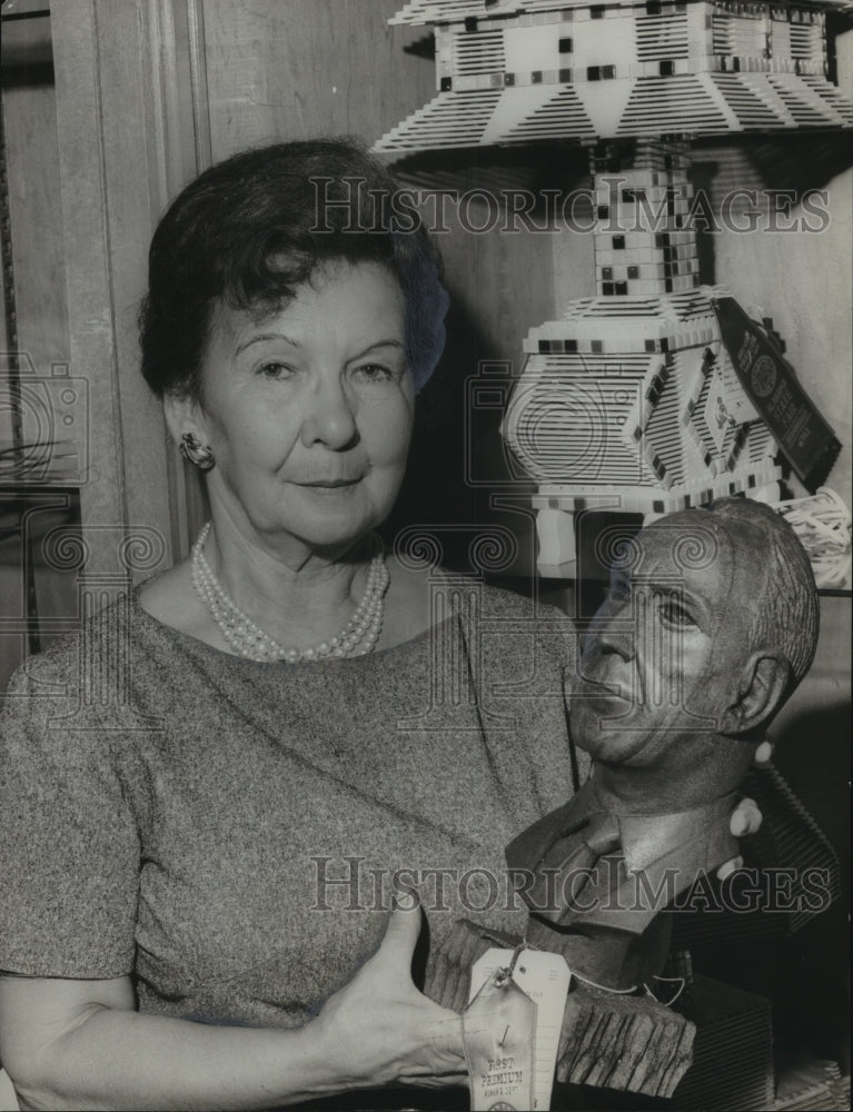 1965, Mrs. Fred Robson, Sculptress, Shows Winning Wood Carving - Historic Images