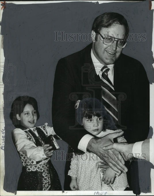 1981, Jefferson County Civil District Judge Wayne Thorn & Daughters - Historic Images