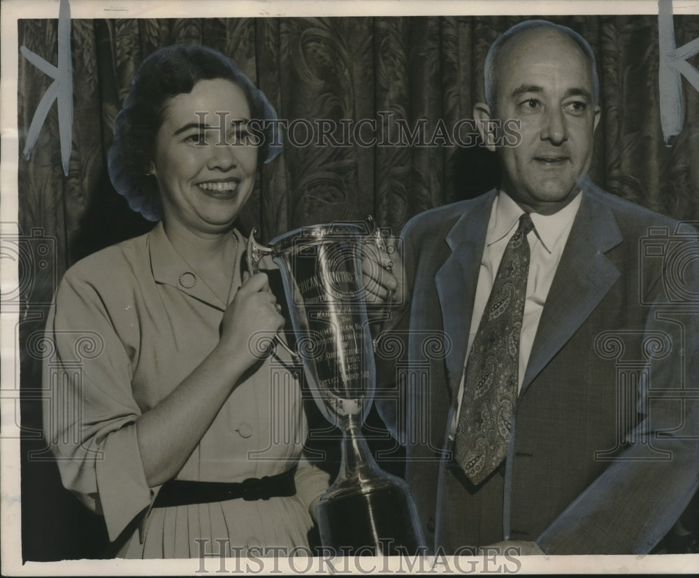 1953, Mary Pate receiving award, Birmingham, Alabama - abno10128 - Historic Images