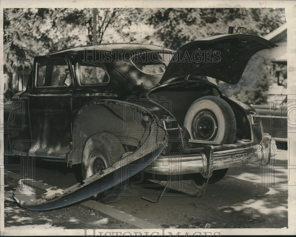 1951 car damaged by strikers from M. Kimerling &amp; Sons, Birmingham AL - Historic Images