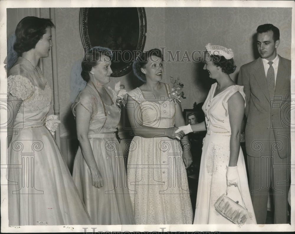 1952 Ladies of the Sparkman Family Greet at Reception-Huntsville, AL - Historic Images