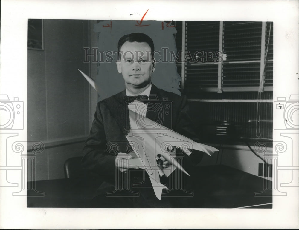 1966 Press Photo Leroy Spearman Holding Airplane - abno10194 - Historic Images