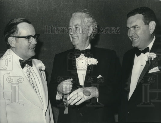 1977 Press Photo Alabama U. S. Senator John Sparkman Receives Brotherhood Award - Historic Images