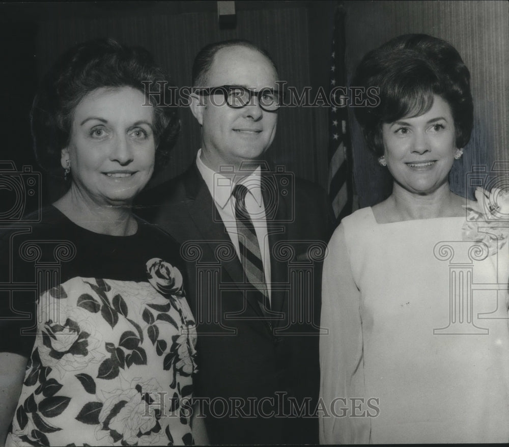 1969 Press Photo Mrs. Kearney Smith, Jefferson County PTA &amp; other PTA members-Historic Images