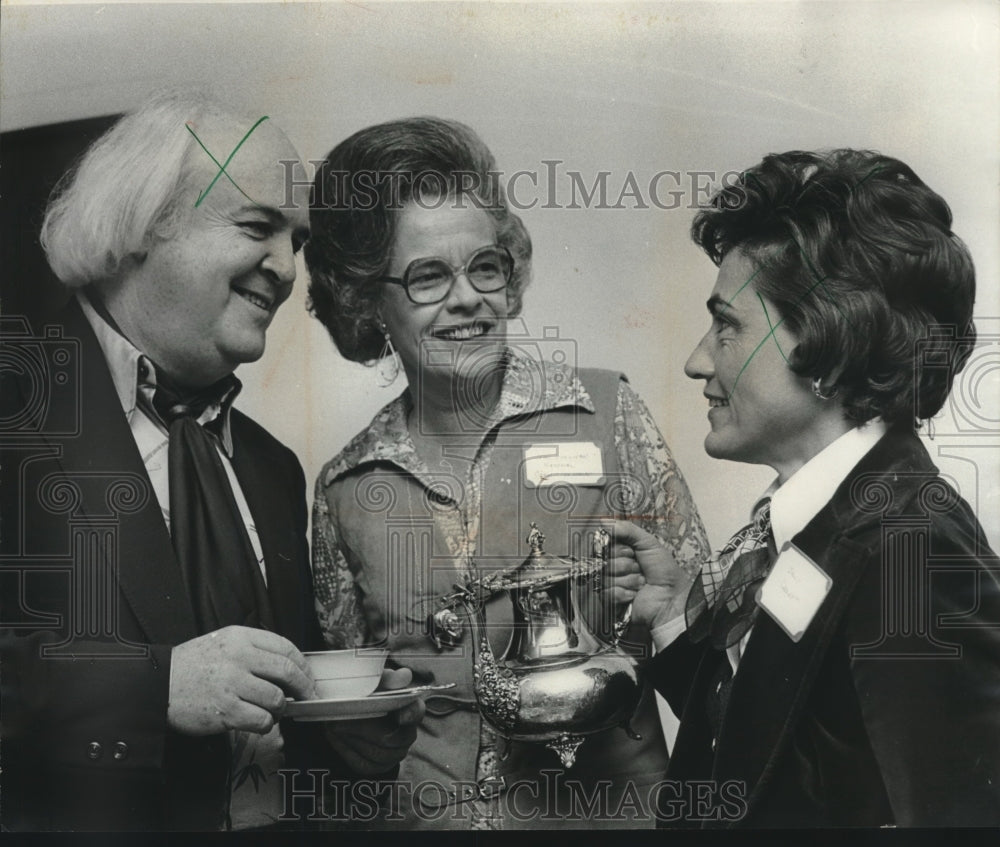 1977 Press Photo Mrs. Jean Sullivan, Alabama Republican committeewoman &amp; others - Historic Images