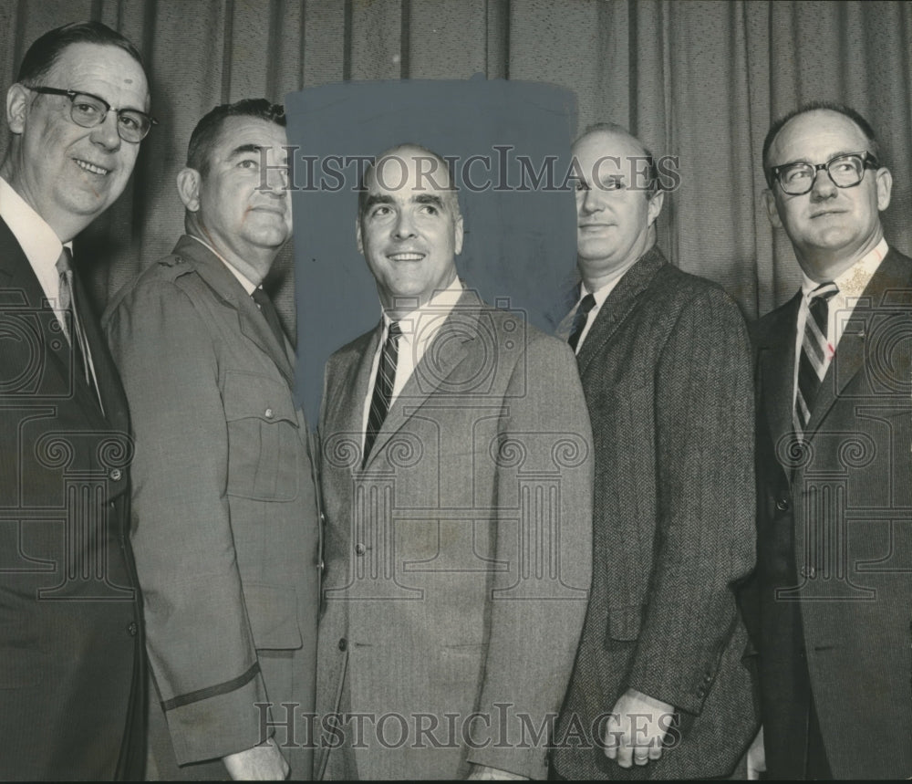 1963, William Spencer III, Chamber of Commerce, Outlines new Program - Historic Images