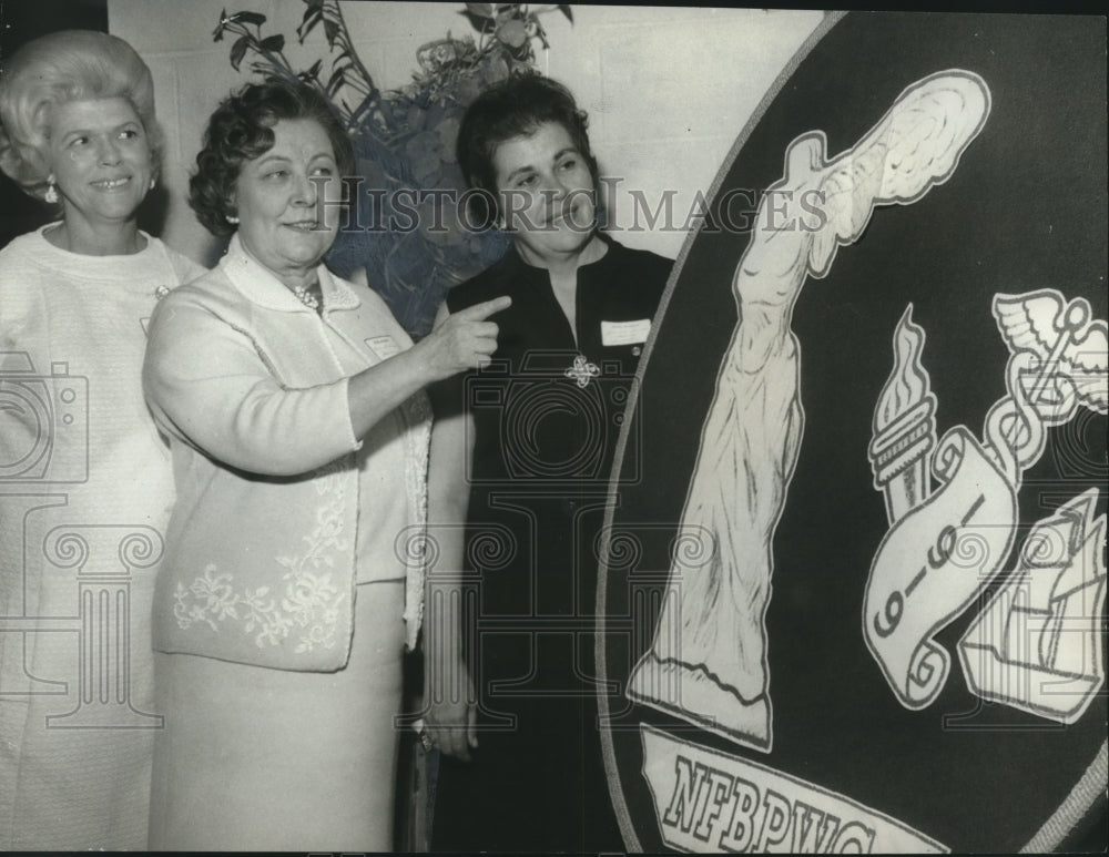 1970, Mrs. Annie Lou Samply &amp; others, Cahaba meeting, Siluria, AL - Historic Images