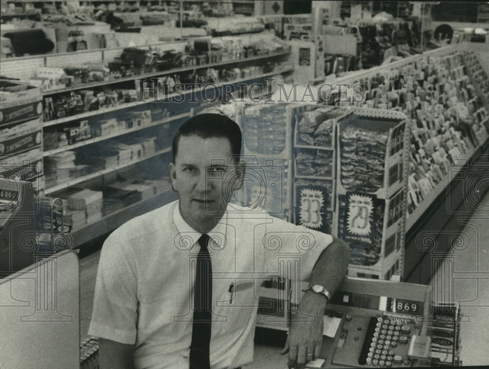 1967, Ottis Thomas, Super X Drugstore, Midfield, Alabama - abno10603 - Historic Images