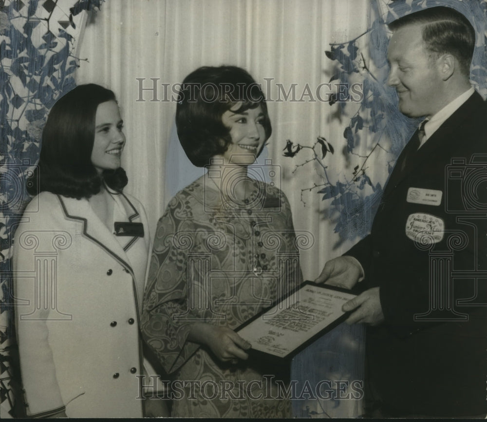 1968 Junior Miss Certificate Given to Birmingham News - Historic Images