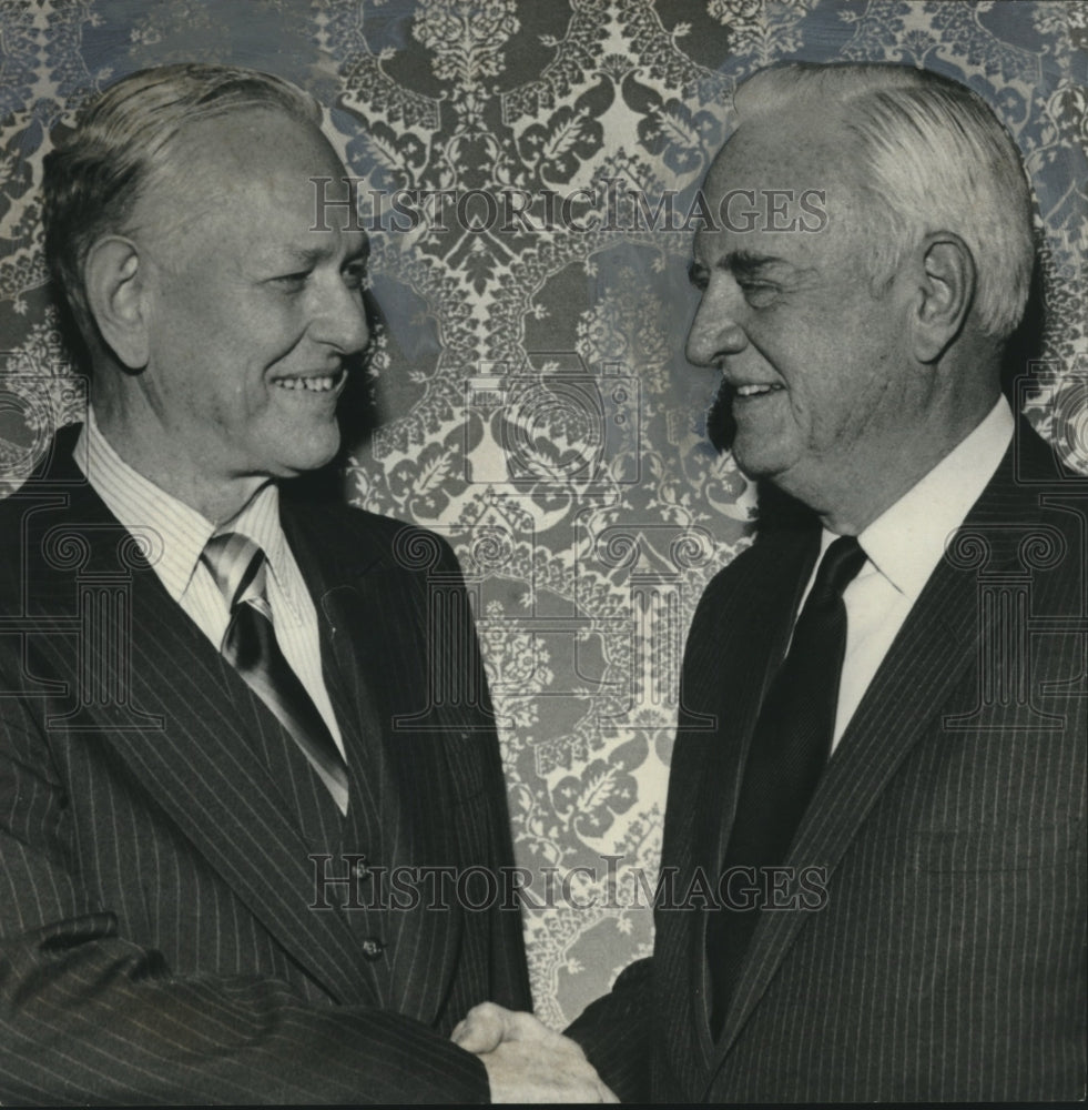 1977 Press Photo Birmingham News publisher Clarence B. Hanson & Ross Peeples Jr. - Historic Images