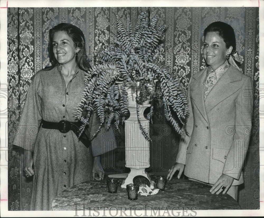 1975, Mrs. William Rushton, Mrs. Robert Shook at Benefactors&#39; Dinner - Historic Images