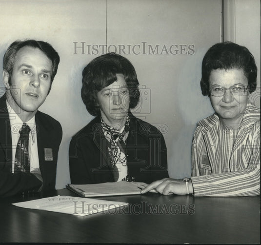 1976, Dr.J. Michael Sprott & others, board meeting AL Co-Op Extension - Historic Images