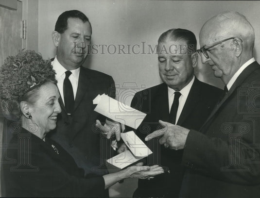 1966 Press Photo Mrs. Marvin McEachern, Ikebana Study Group, Alabama & others-Historic Images