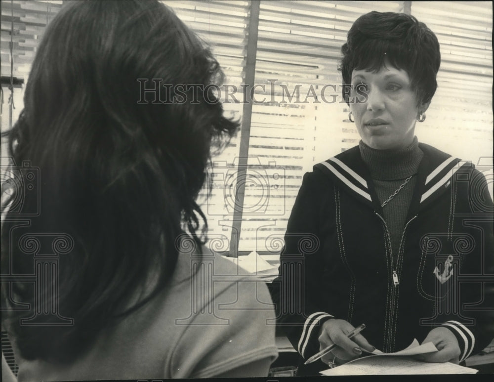 1977 Press Photo Assistant Principal Shades Valley High, Mrs. Nell Salamone - Historic Images