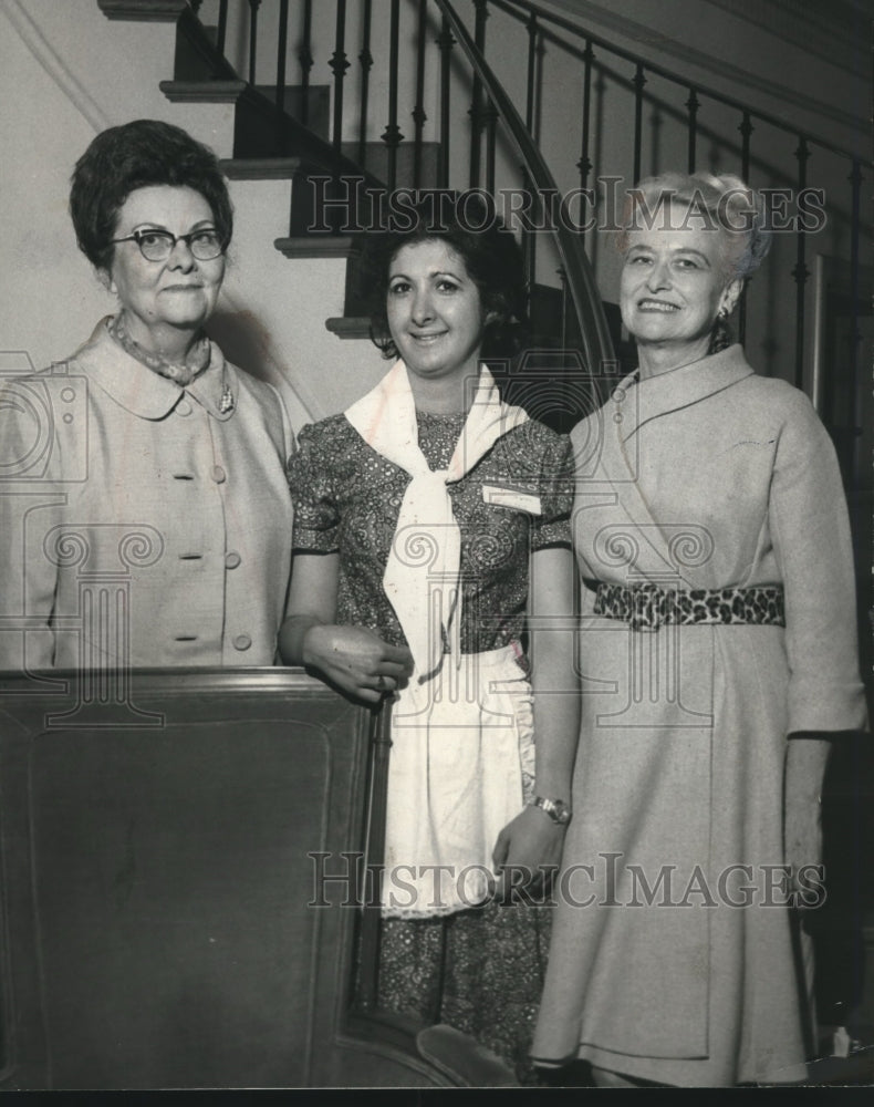 1971, Alabama Federated Women&#39;s Club Members &amp; Scholarship Recipient - Historic Images