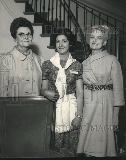 1971, Alabama Federated Women's Club Members & Scholarship Recipient - Historic Images