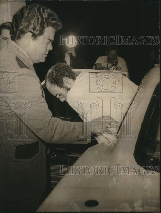 1974, Richard Towe (Jacinto Rodriquez), arrested, & J.C. Brooks - Historic Images