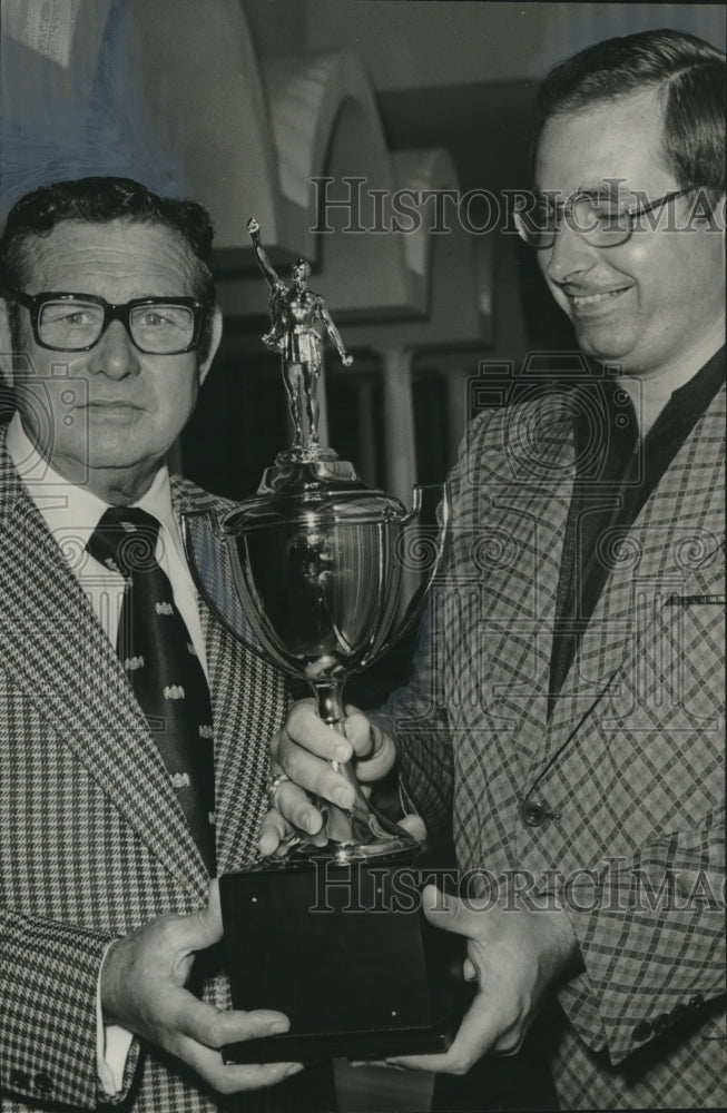 1975 Press Photo Robert Stewart, Troy State University Athletic Director - Historic Images