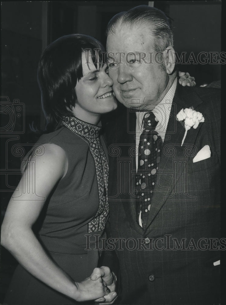 1975 Press Photo Farewell Reception for County Commissioner W. Cooper Green - Historic Images