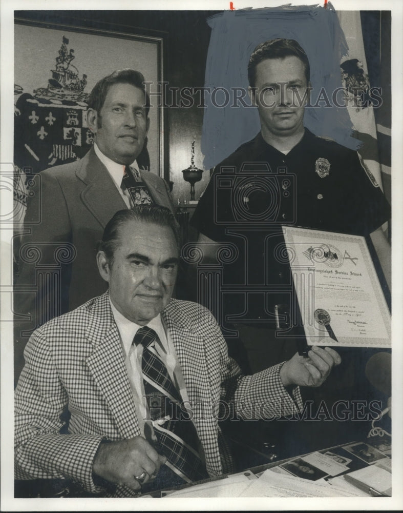 1978 Michael Gregg Receives Alabama State Trooper of the Year Award - Historic Images