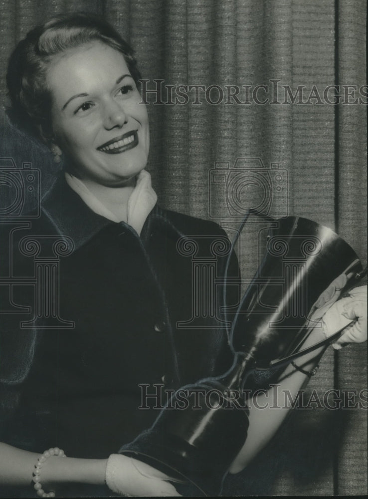 1958 Miss Southern Accent Winner Anna Stange of Birmingham-Southern - Historic Images