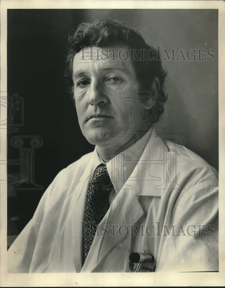 1972 University of Alabama-Birmingham Professor George Traugh - Historic Images