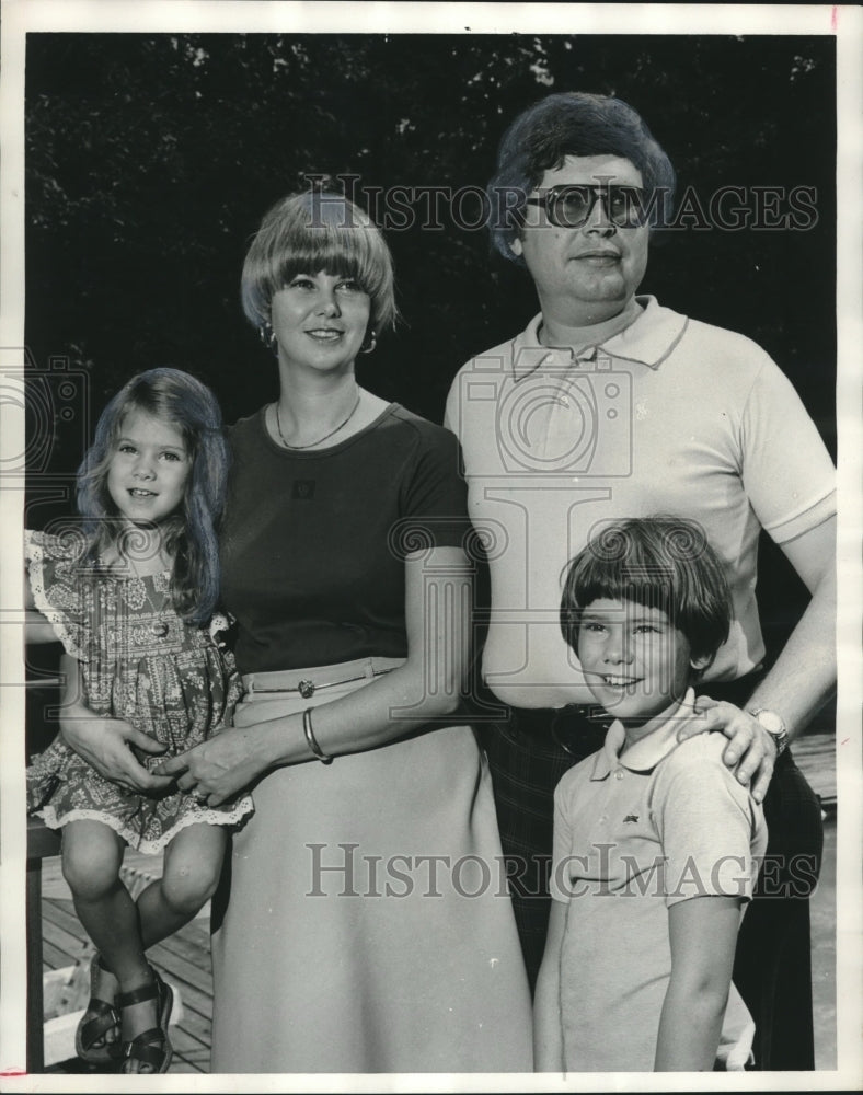 1976 Press Photo Steve and Rae Trimmie, clubwoman, and family - abno11237 - Historic Images