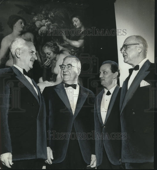 1962, William Spencer & others unveil Ruben's masterpiece - abno11254 - Historic Images