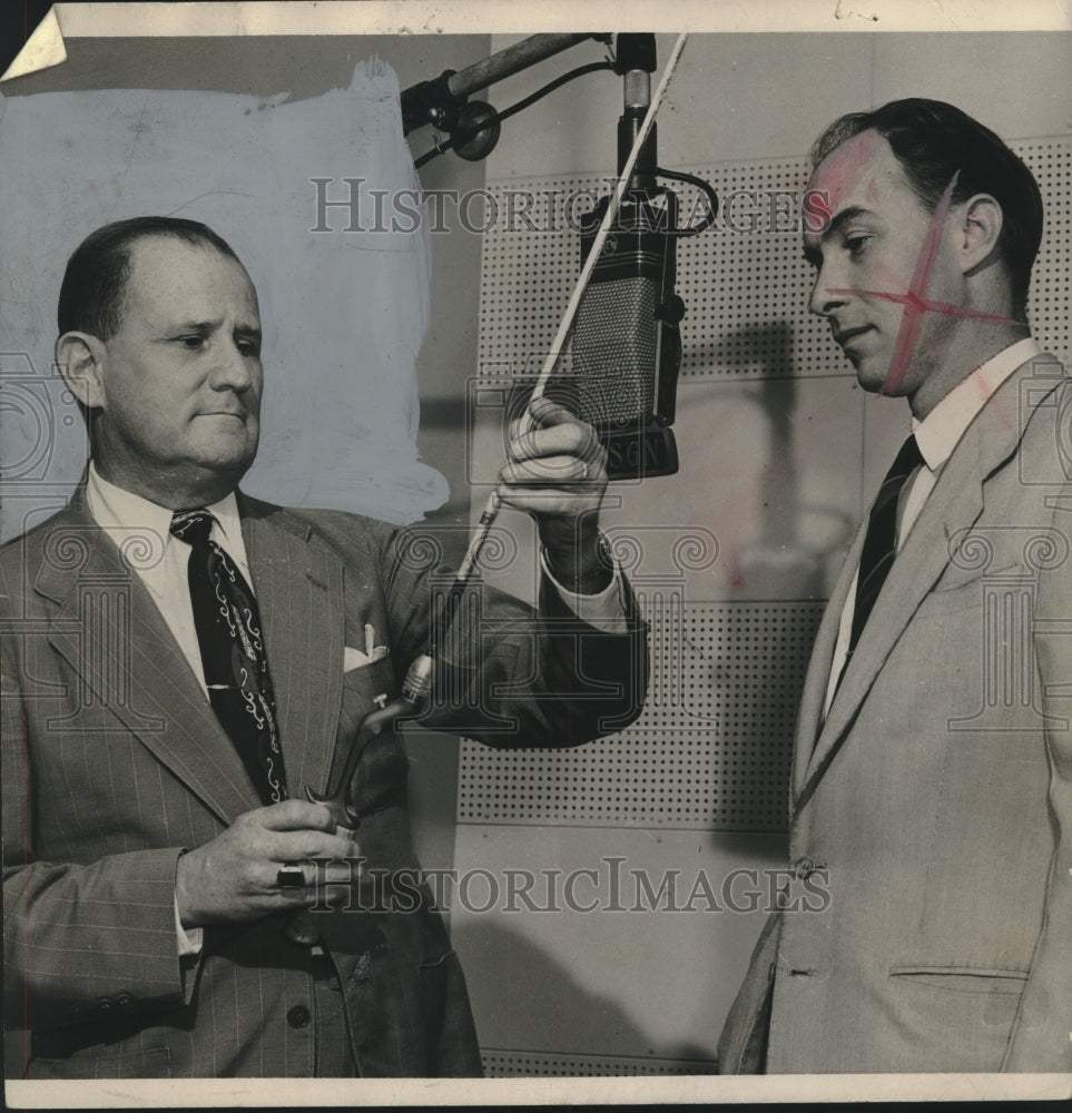 1950 Press Photo Hugh W. Sparrow, newspaperman, receives fishing rod f ...