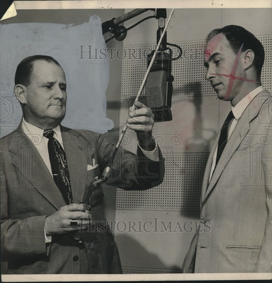 1950 Press Photo Hugh W. Sparrow, newspaperman, receives fishing rod from C.Lowe- Historic Images