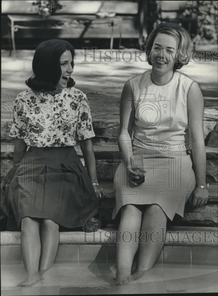 1965, Debutantes Charlotte Rushton and Carla Hulsey - abno11312 - Historic Images