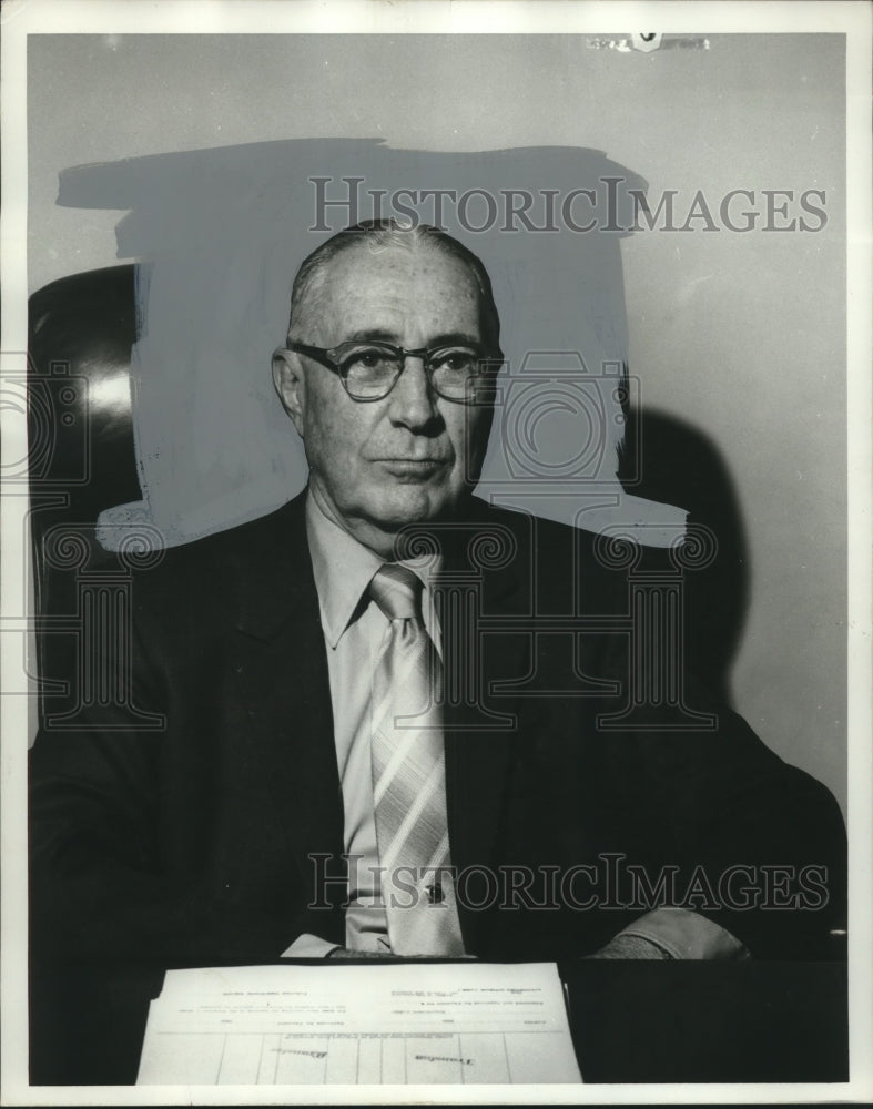 1972 State Comptroller Roy Sanders - Historic Images